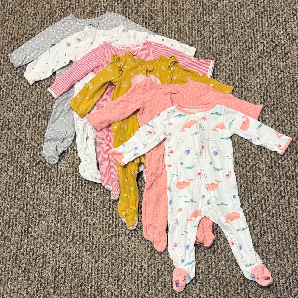 Lot of 6 sleep & play 9 months